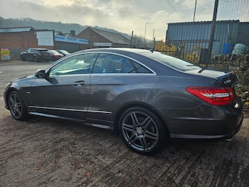 Used Mercedes-Benz E Class 2009 for sale - 76504899: Photo