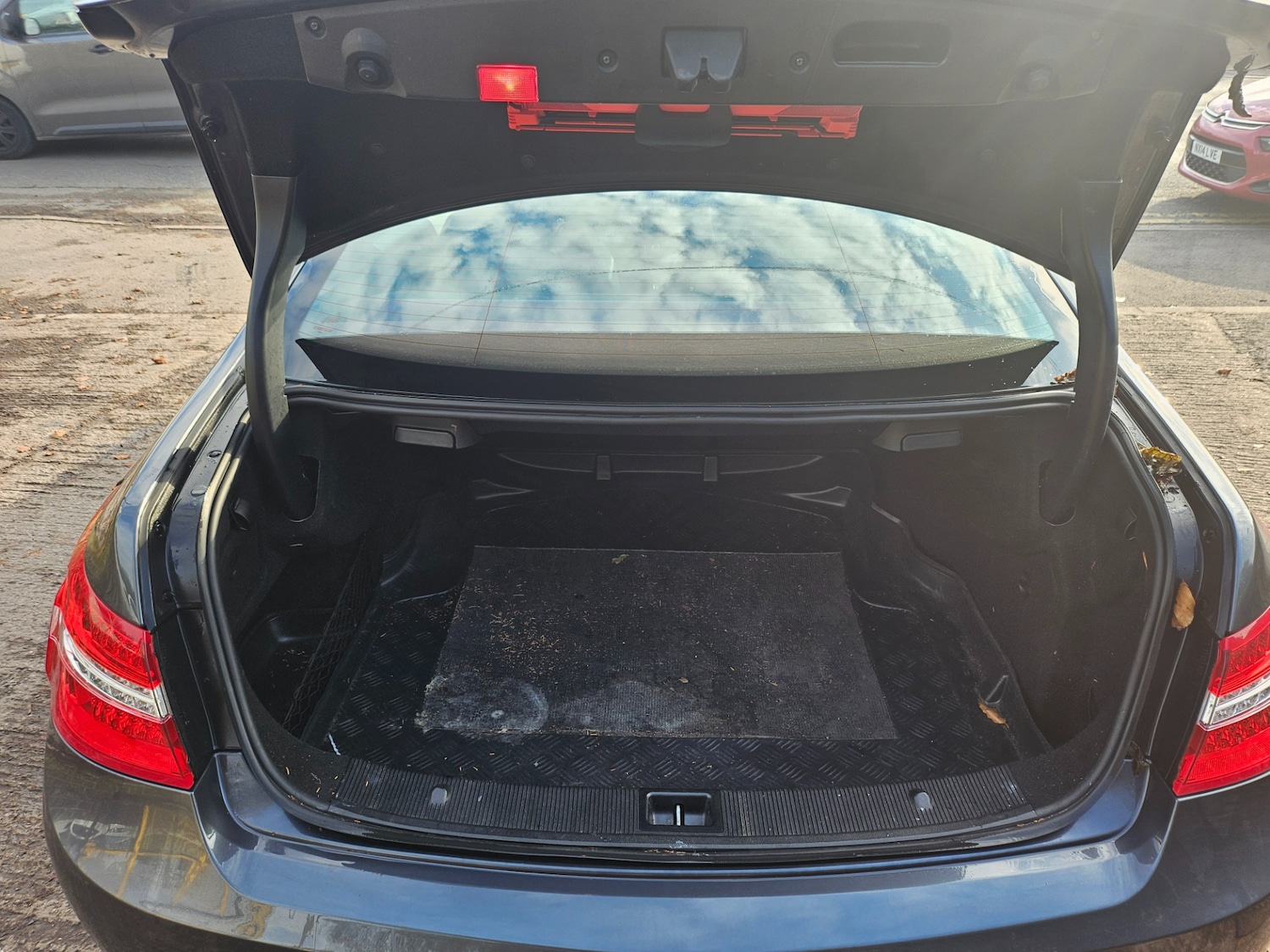 Used Mercedes-Benz E Class 2009 for sale - 76504899: Photo 7