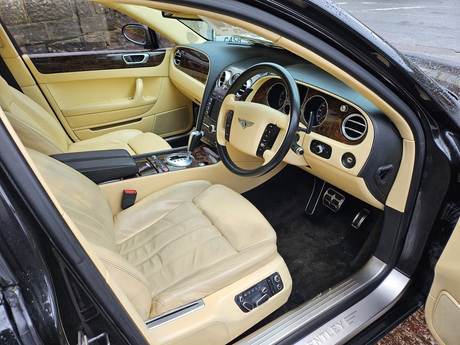 Used Bentley Continental 2006 for sale - 76542544: Photo 11