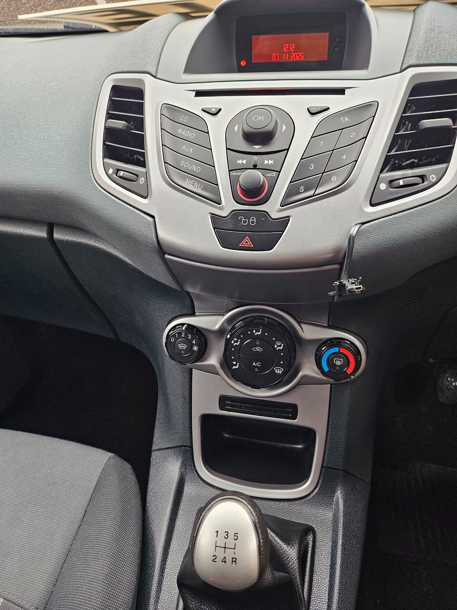 Used Ford Fiesta 2010 for sale - 76506236: Photo 10