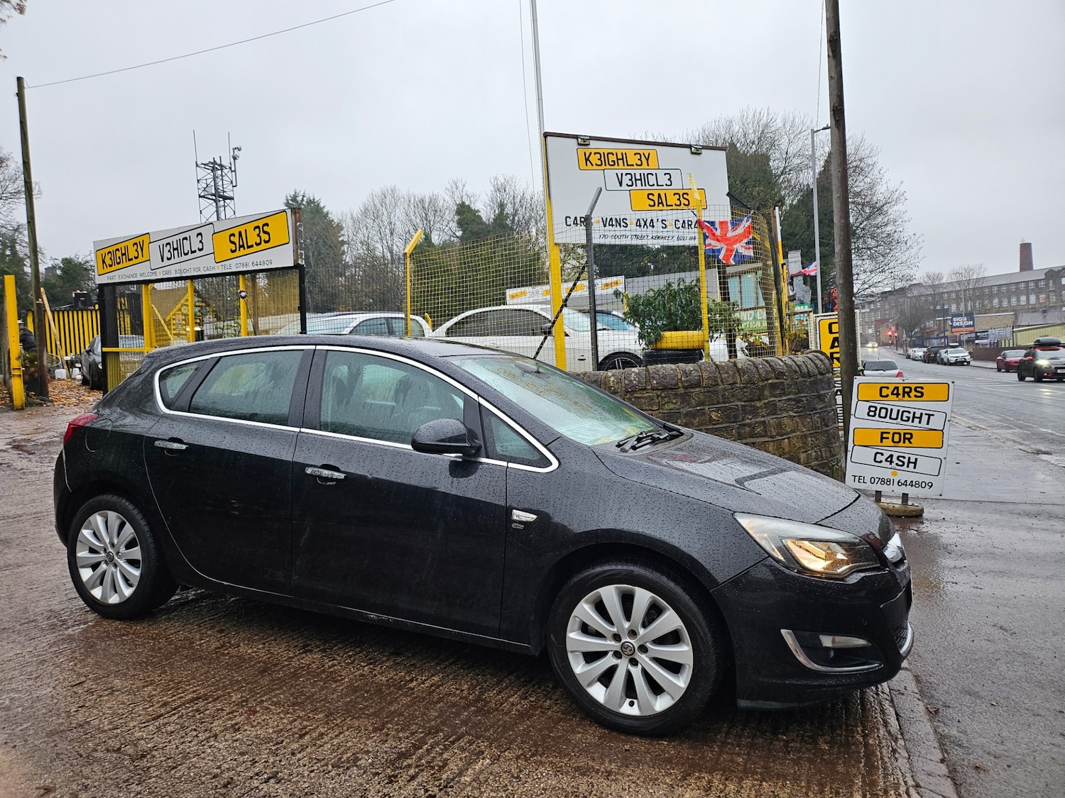 Used Vauxhall Astra 2012 for sale - 76542342: Photo 1