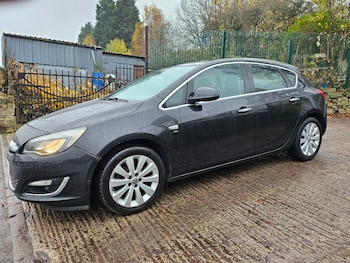 Used Vauxhall Astra 2012 for sale - 76542342: Photo