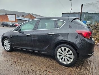 Used Vauxhall Astra 2012 for sale - 76542342: Photo