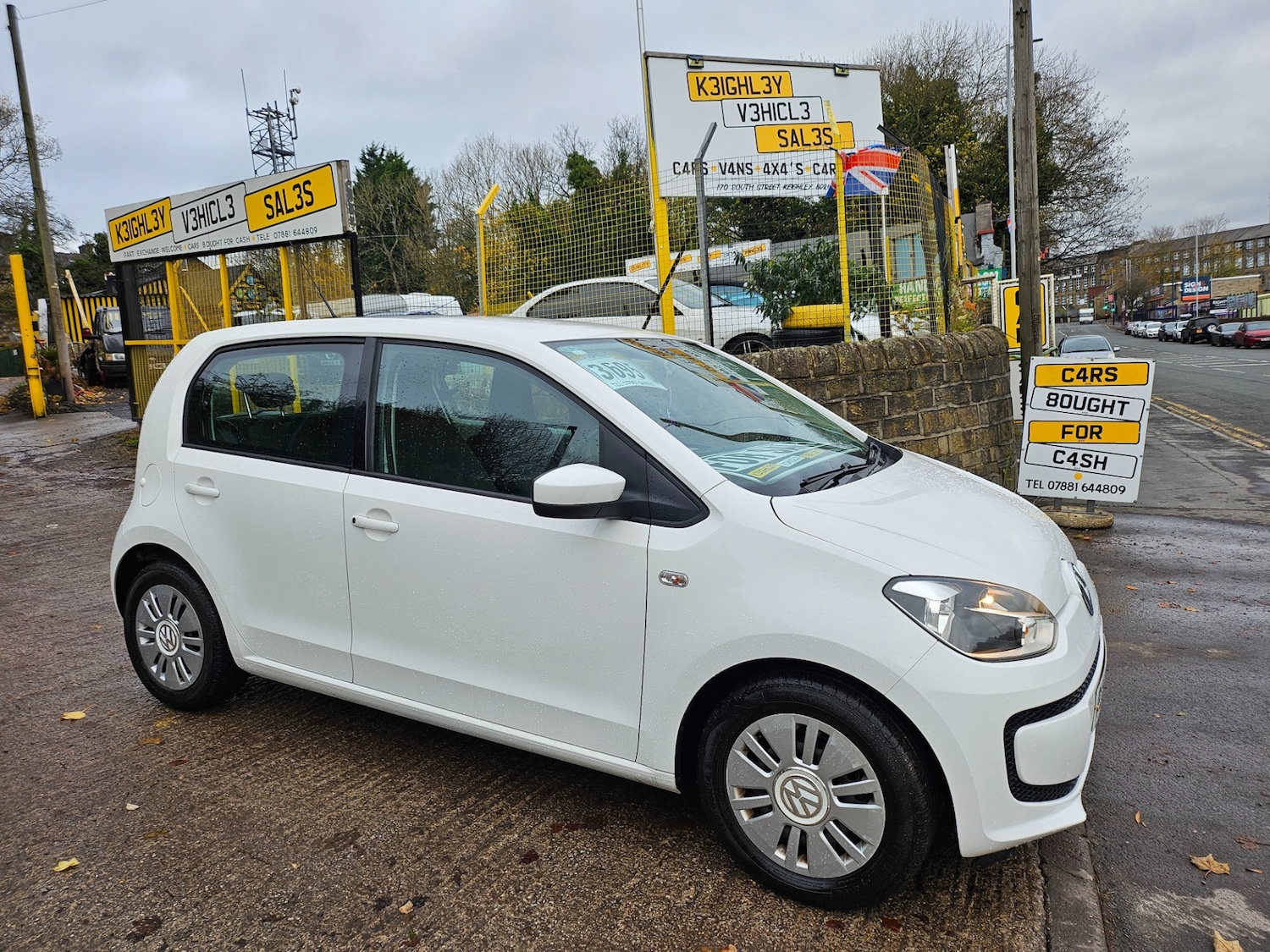 Used Volkswagen up! 2013 for sale - 76450012: Photo 1