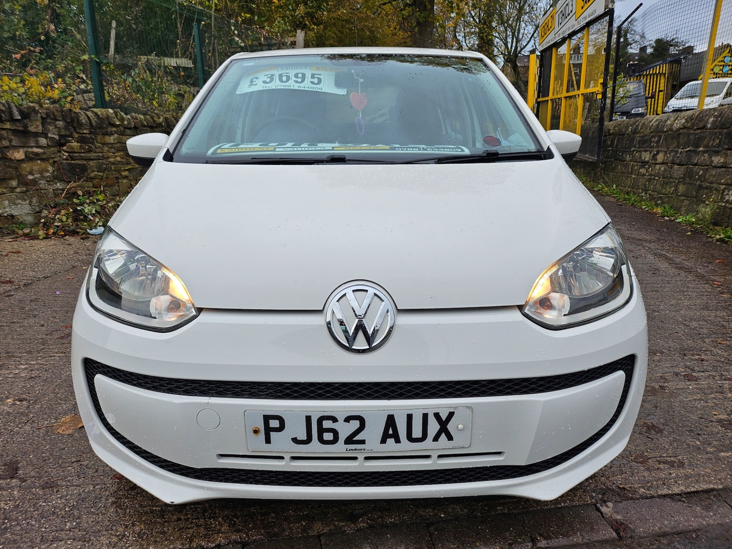 Used Volkswagen up! 2013 for sale - 76450012: Photo 2