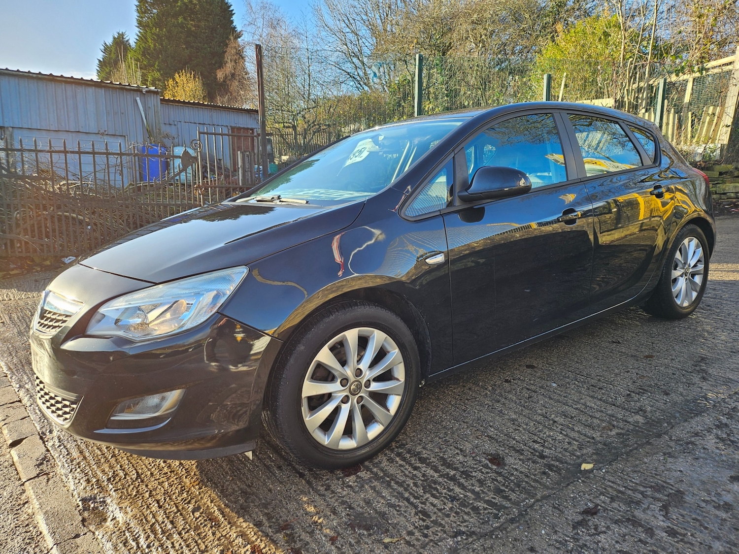 Used Vauxhall Astra 2012 for sale - 76892617: Photo 3