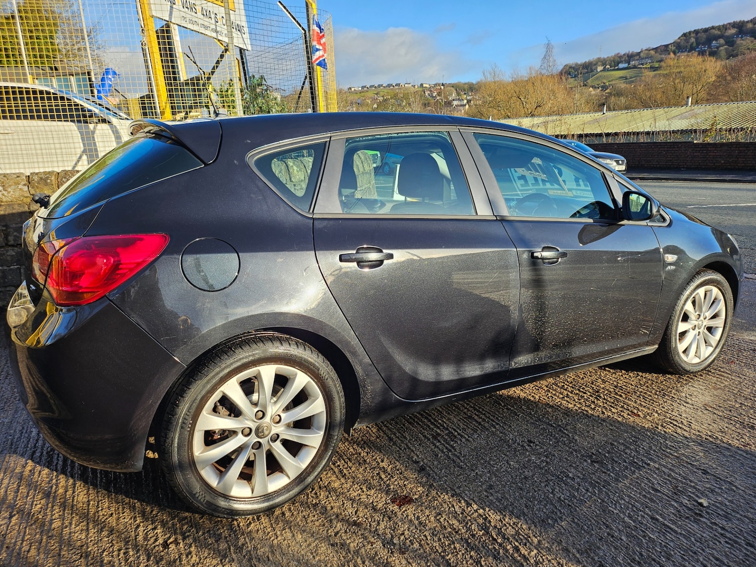 Used Vauxhall Astra 2012 for sale - 76892617: Photo 6