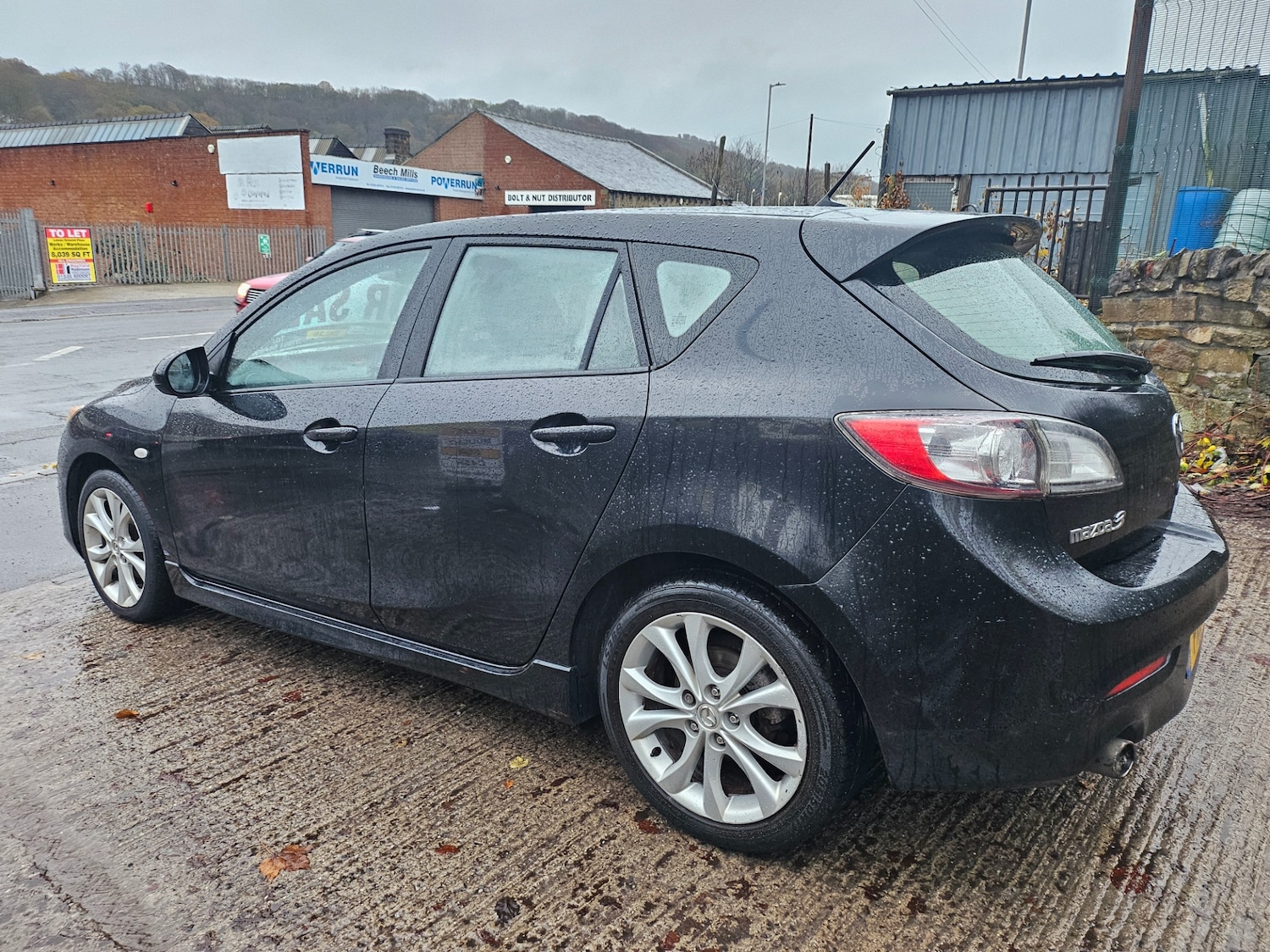 Used Mazda Mazda3 2011 for sale - 76580320: Photo 4