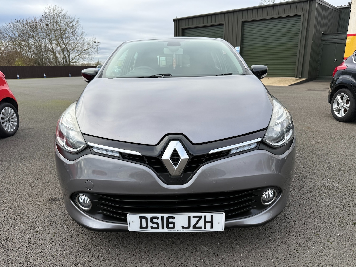 Used Renault Clio 2016 for sale - 76638025: Photo 1