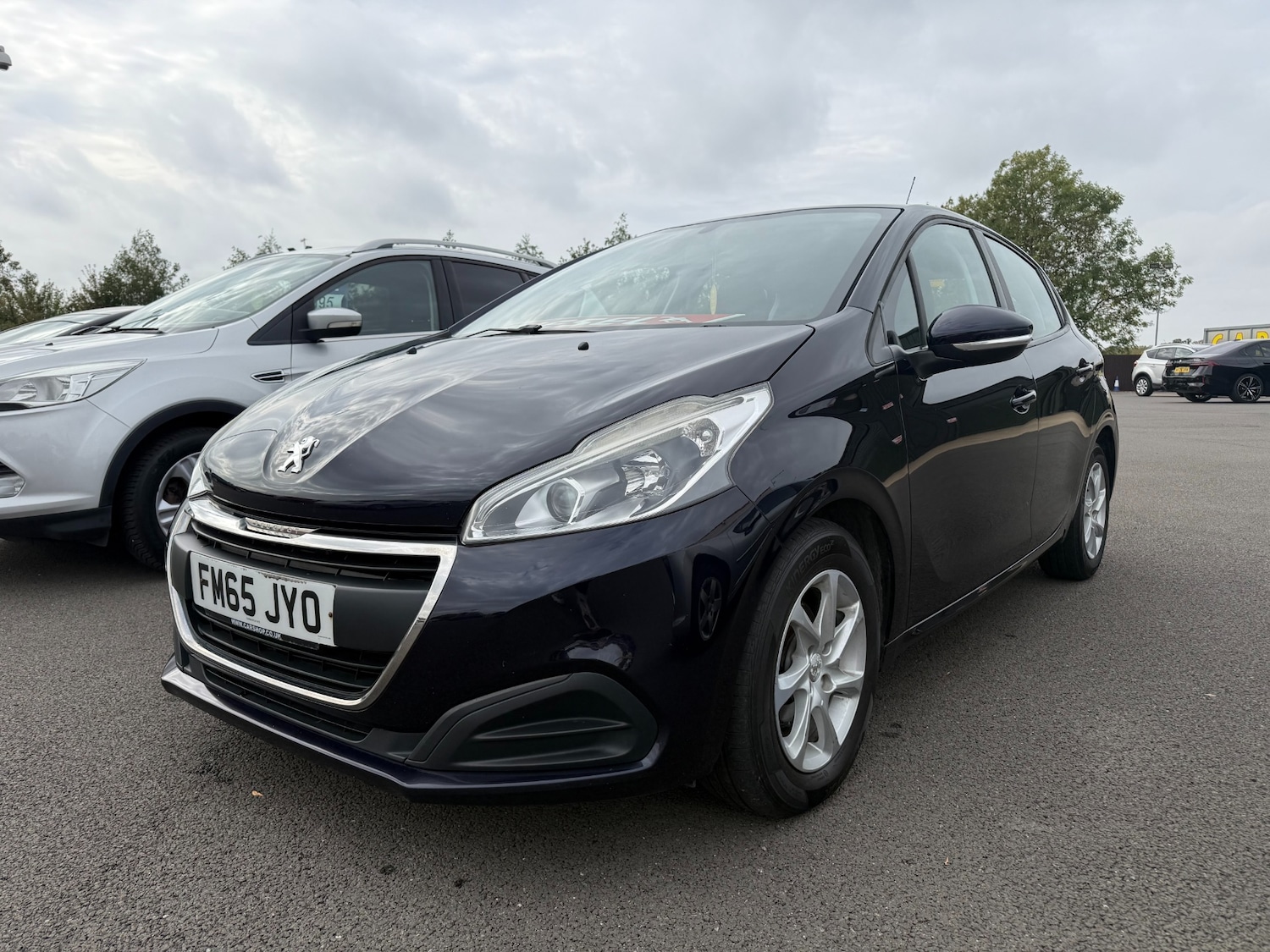 Used Peugeot 208 2016 for sale - 76220528: Photo 2