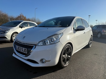 Used Peugeot 208 2013 for sale - 76611348: Photo