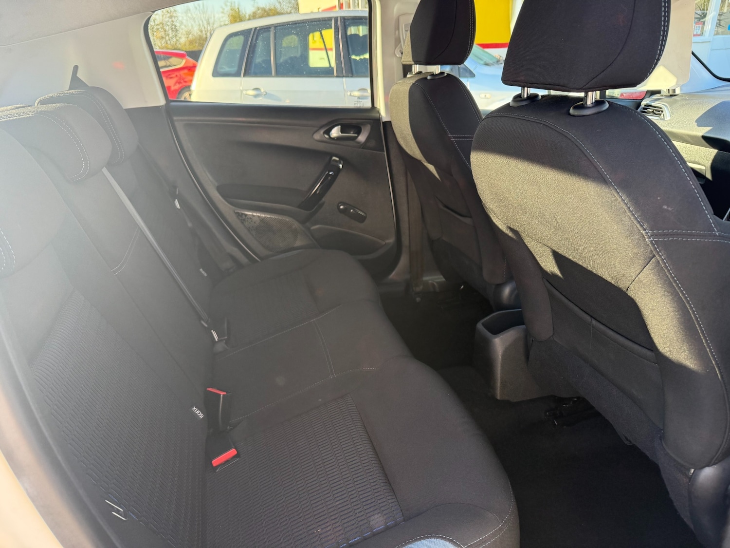 Used Peugeot 208 2013 for sale - 76611348: Photo 4