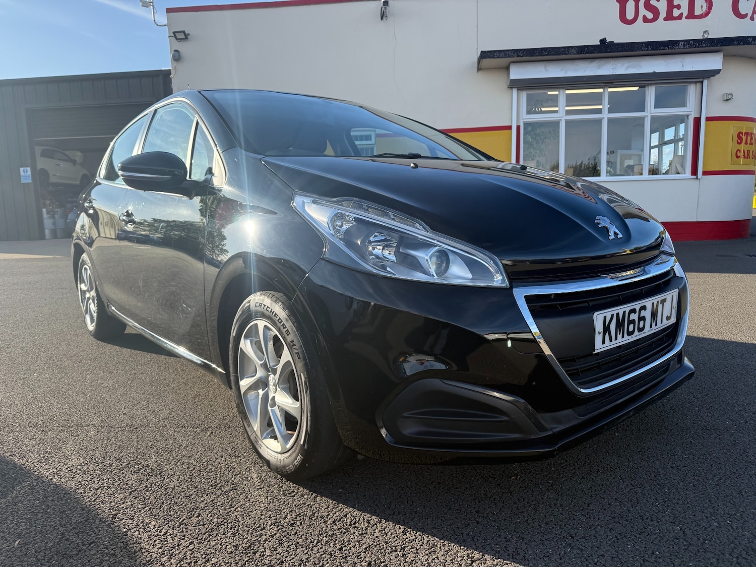 Used Peugeot 208 2016 for sale - 76219567: Photo 2