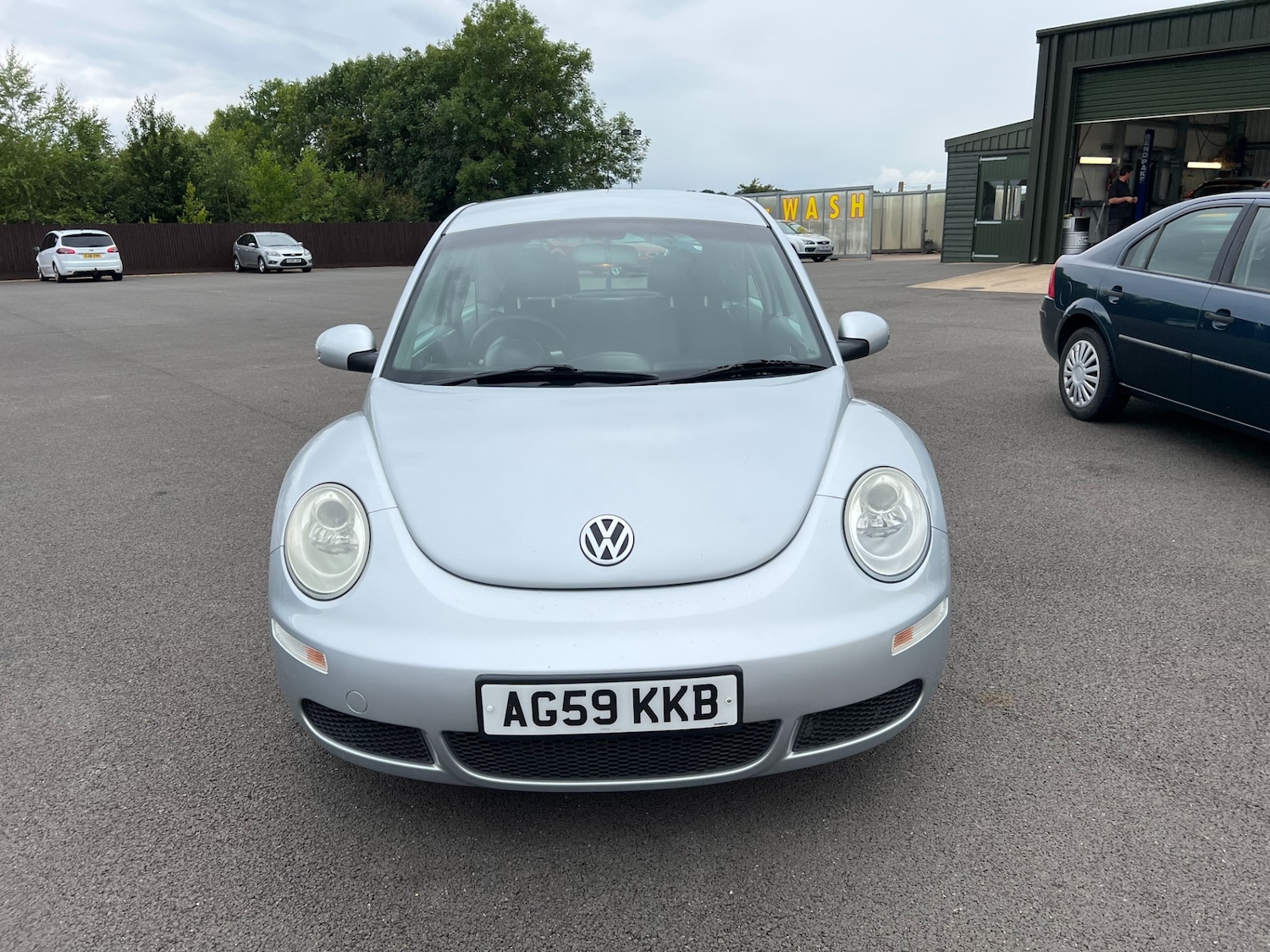 Used Volkswagen Beetle 2010 for sale - 76221976: Photo 1