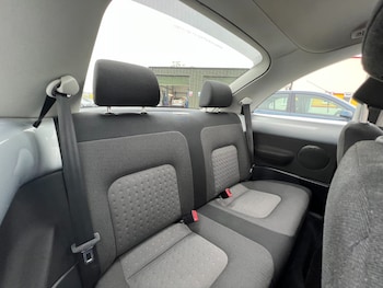 Used Volkswagen Beetle 2010 for sale - 76221976: Photo