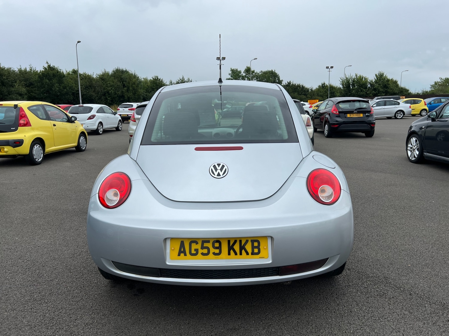 Used Volkswagen Beetle 2010 for sale - 76221976: Photo 5