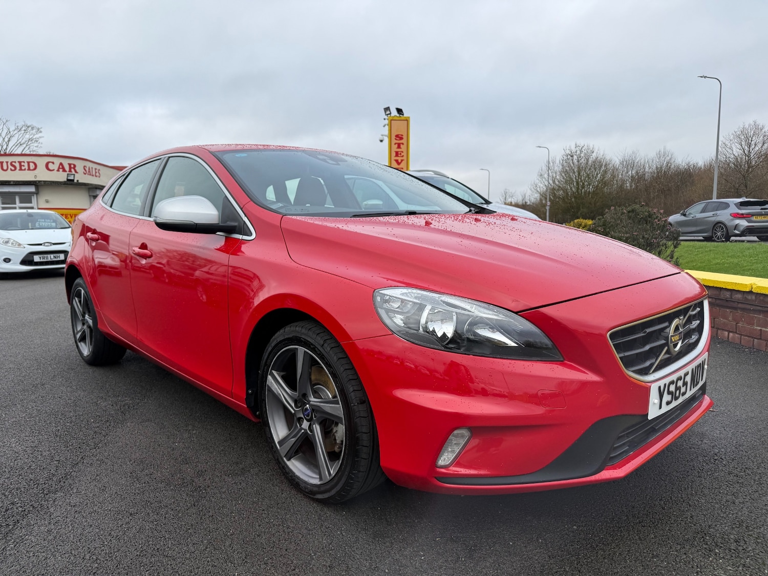 Used Volvo V40 2015 for sale - 76719139: Photo 2