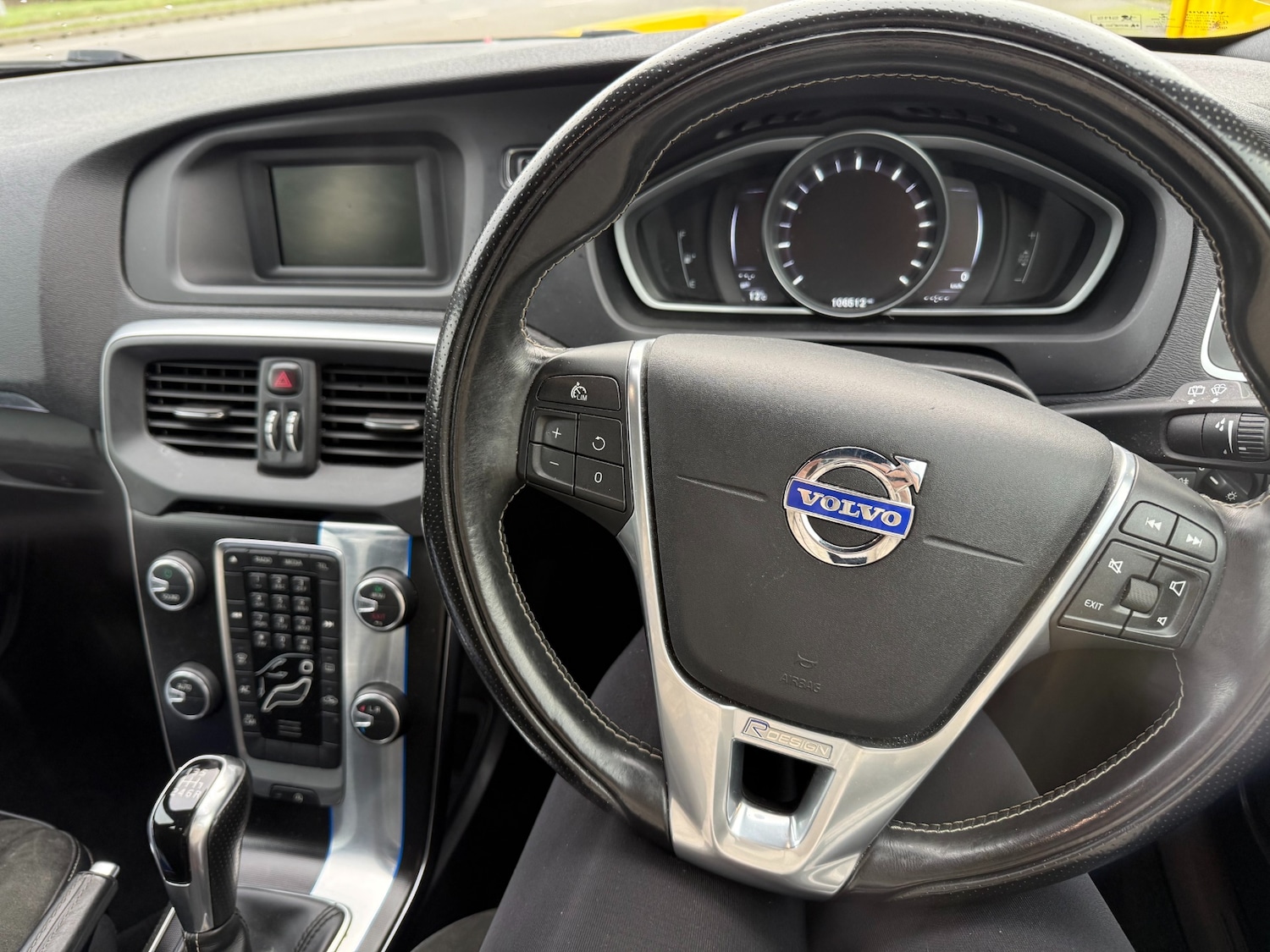 Used Volvo V40 2015 for sale - 76719139: Photo 3