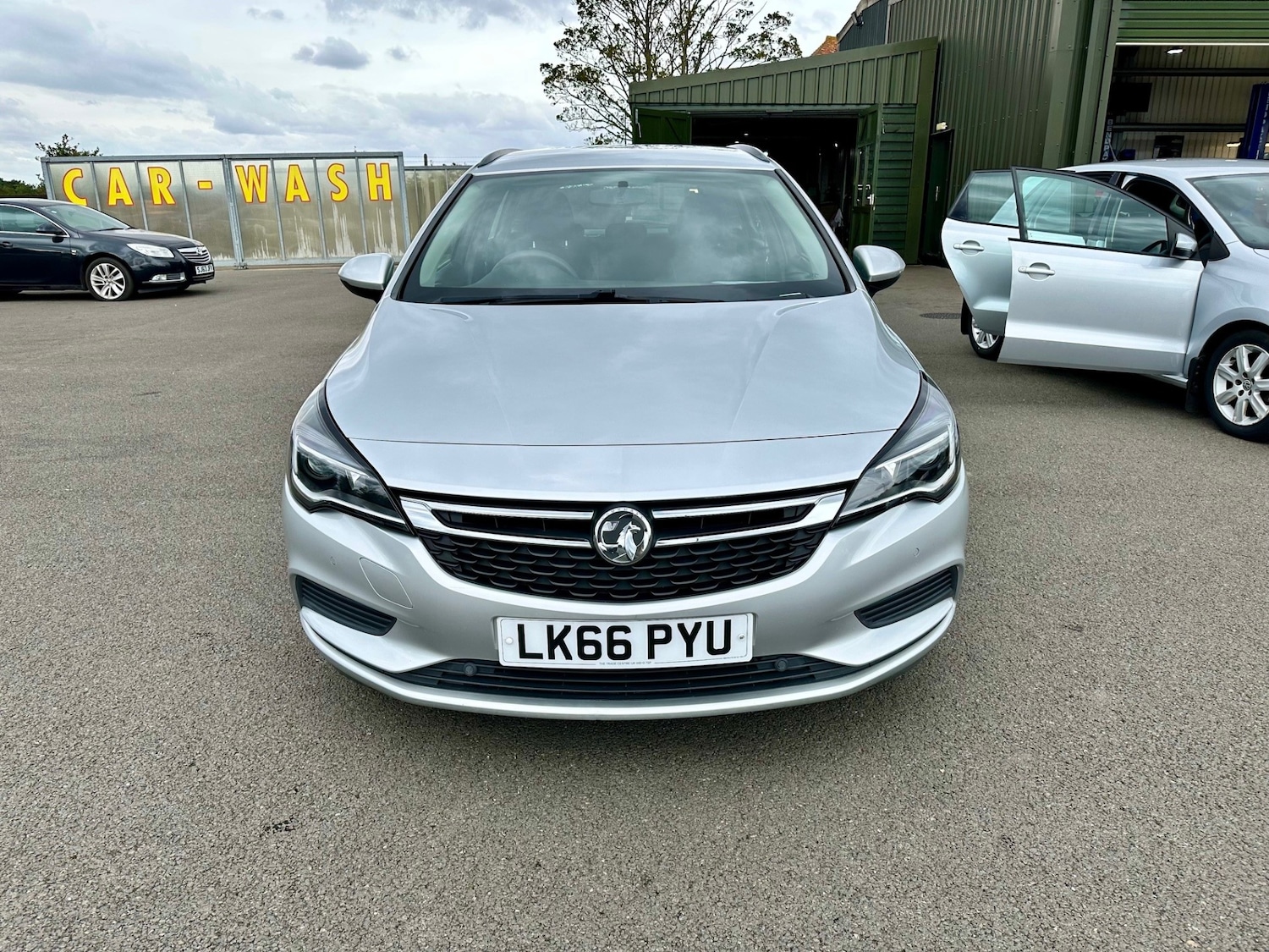Used Vauxhall Astra 2016 for sale - 76219237: Photo 1
