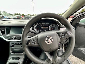 Used Vauxhall Astra 2016 for sale - 76219237: Photo