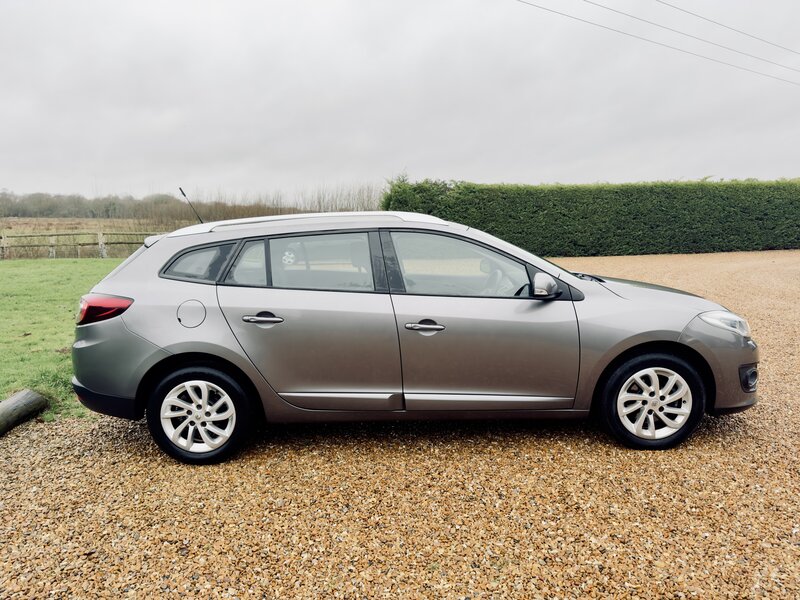 Used Renault Megane 2014 for sale - 77211307: Photo 8