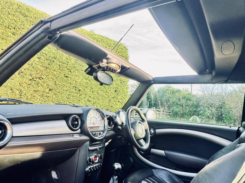 Used MINI Convertible 2014 for sale - 76920139: Photo 25