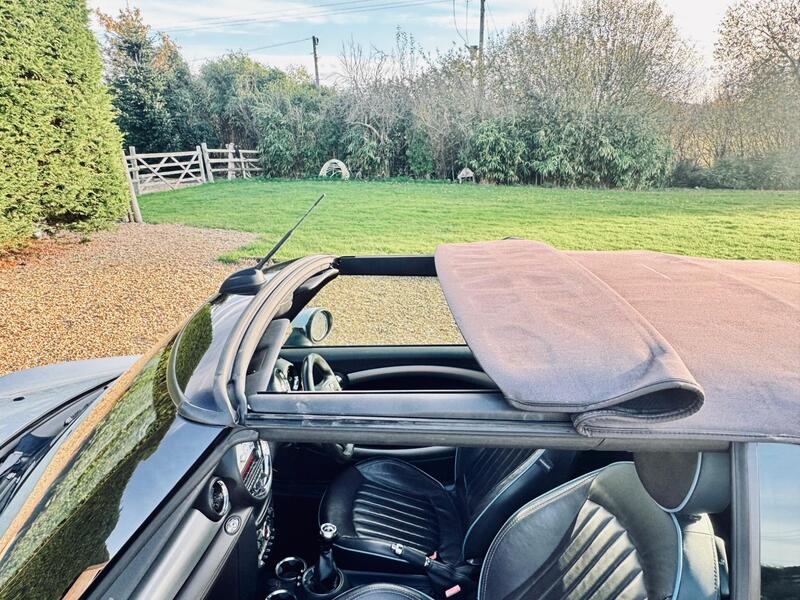 Used MINI Convertible 2014 for sale - 76920139: Photo 32