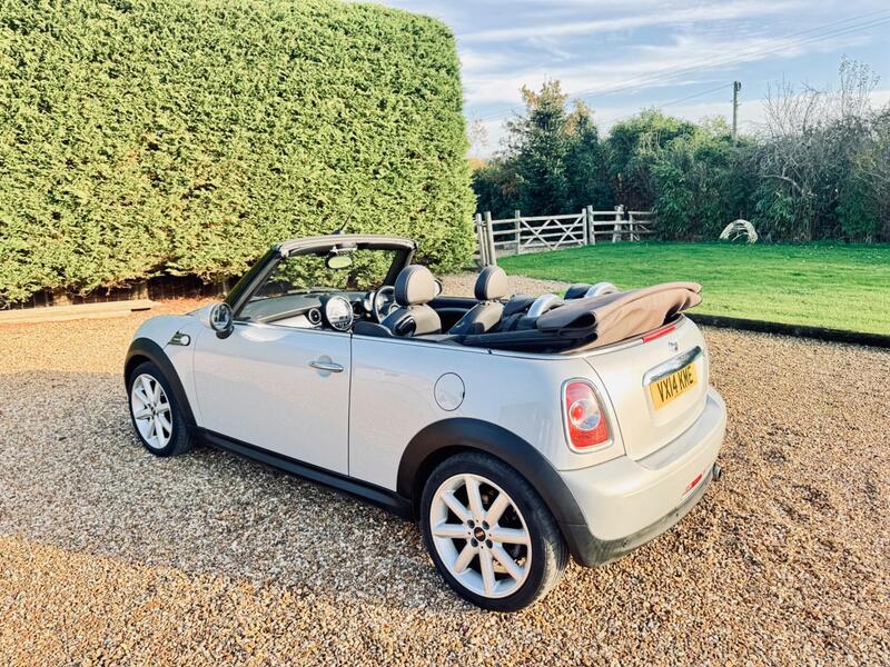 Used MINI Convertible 2014 for sale - 76920139: Photo 4