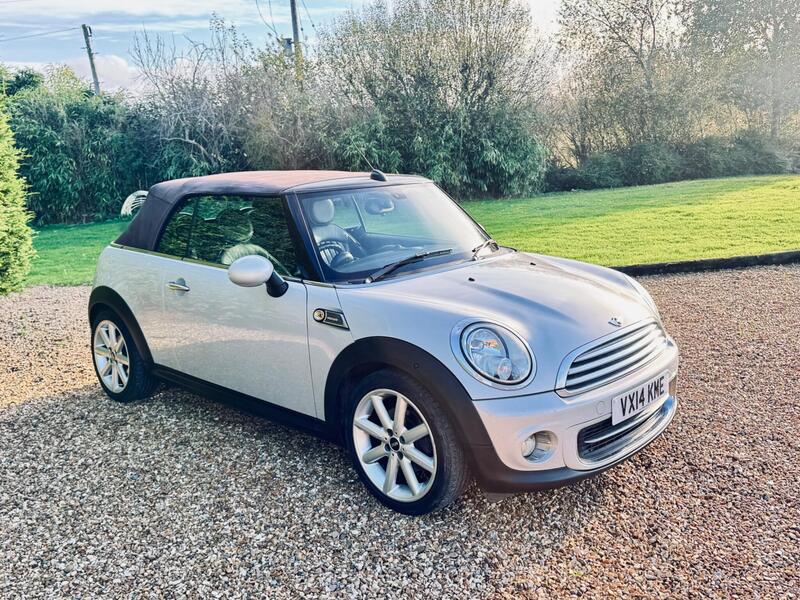 Used MINI Convertible 2014 for sale - 76920139: Photo 9