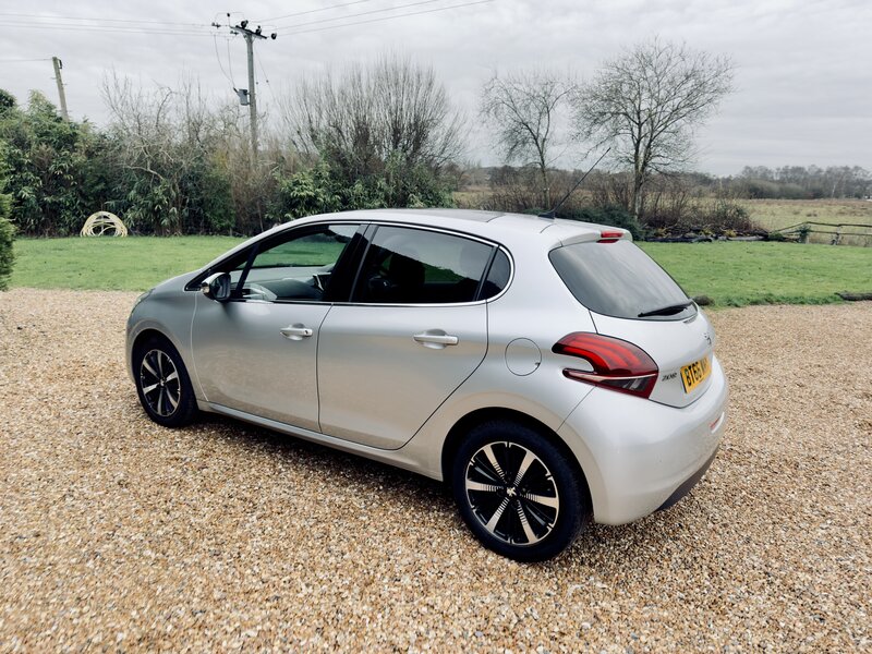 Used Peugeot 208 2016 for sale - 77187294: Photo 19