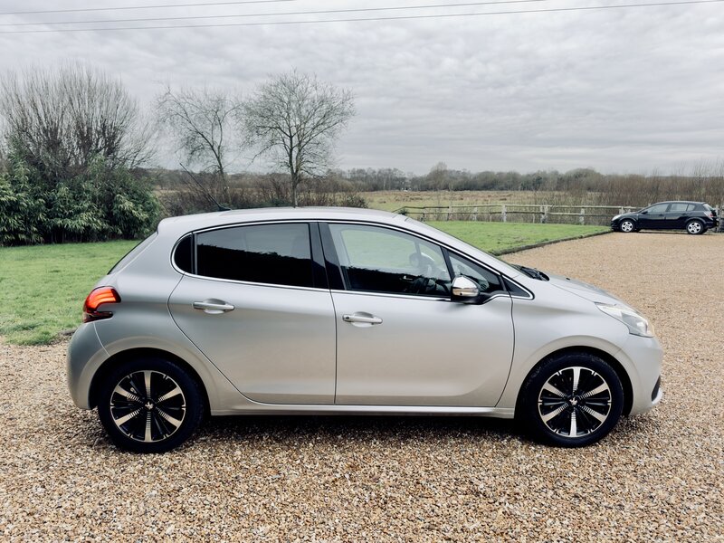 Used Peugeot 208 2016 for sale - 77187294: Photo 4