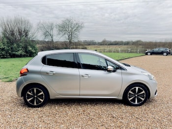 Used Peugeot 208 2016 for sale - 77187294: Photo