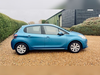 Used Peugeot 208 2012 for sale - 77477039: Photo