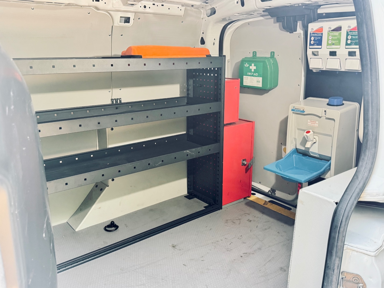 Used Ford Transit Connect 2018 for sale - 76892369: Photo 26