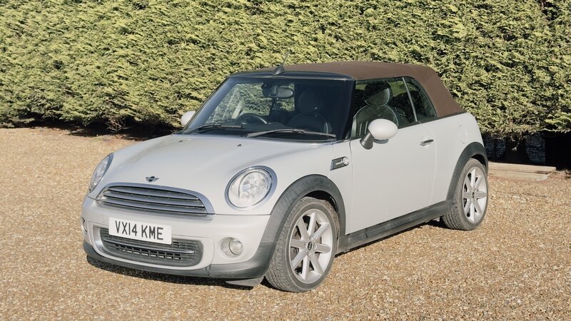 Used MINI Convertible 2014 for sale - 77354985: Photo 2