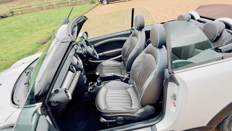 Used MINI Convertible 2014 for sale - 77354985: Photo 38