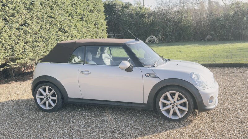 Used MINI Convertible 2014 for sale - 77354985: Photo 4