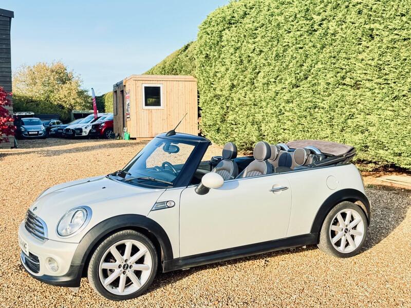 Used MINI Convertible 2014 for sale - 77354985: Photo 9