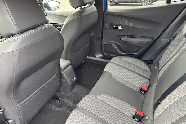 Used Peugeot 2008 2023 for sale - 76218635: Photo 34
