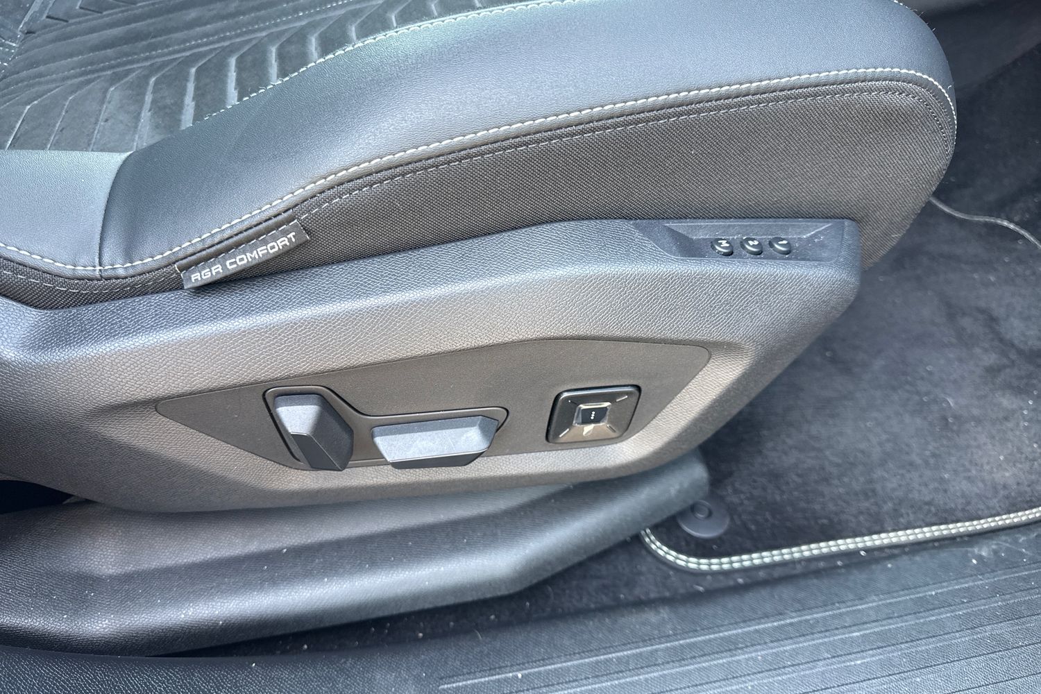 Used Peugeot E-3008 2026 for sale - 76250629: Photo 37