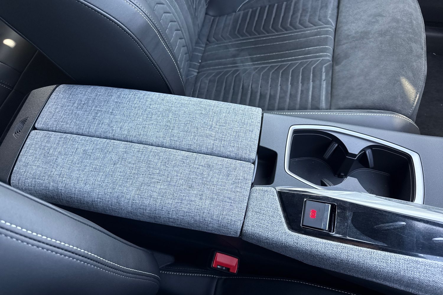 Used Peugeot E-3008 2026 for sale - 76250629: Photo 59