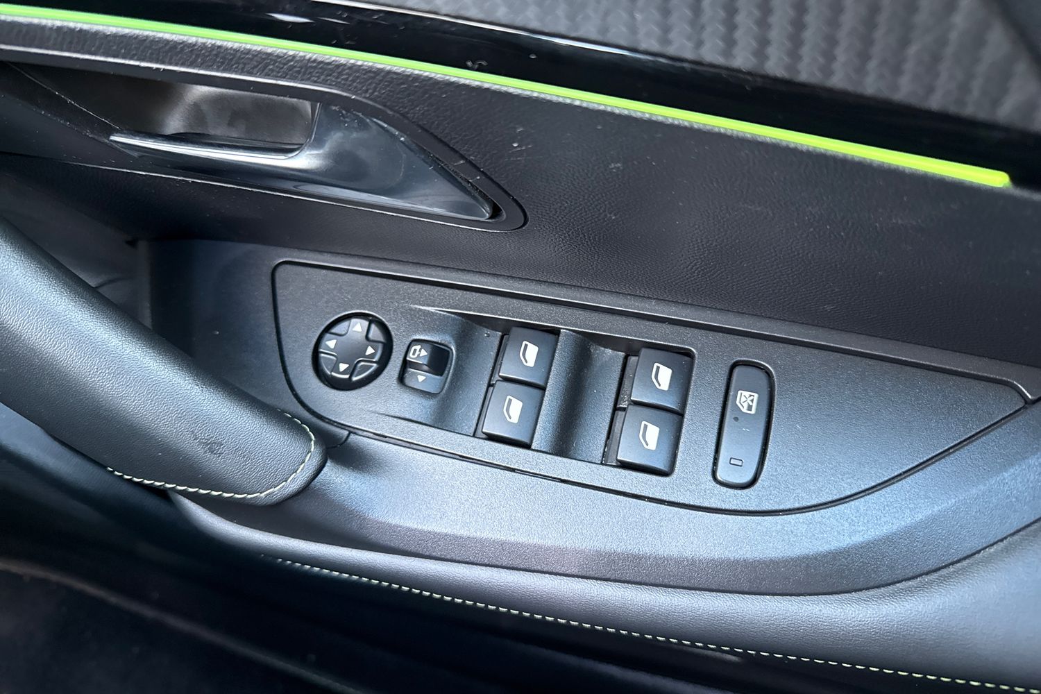 Used Peugeot 2008 2022 for sale - 77128881: Photo 40