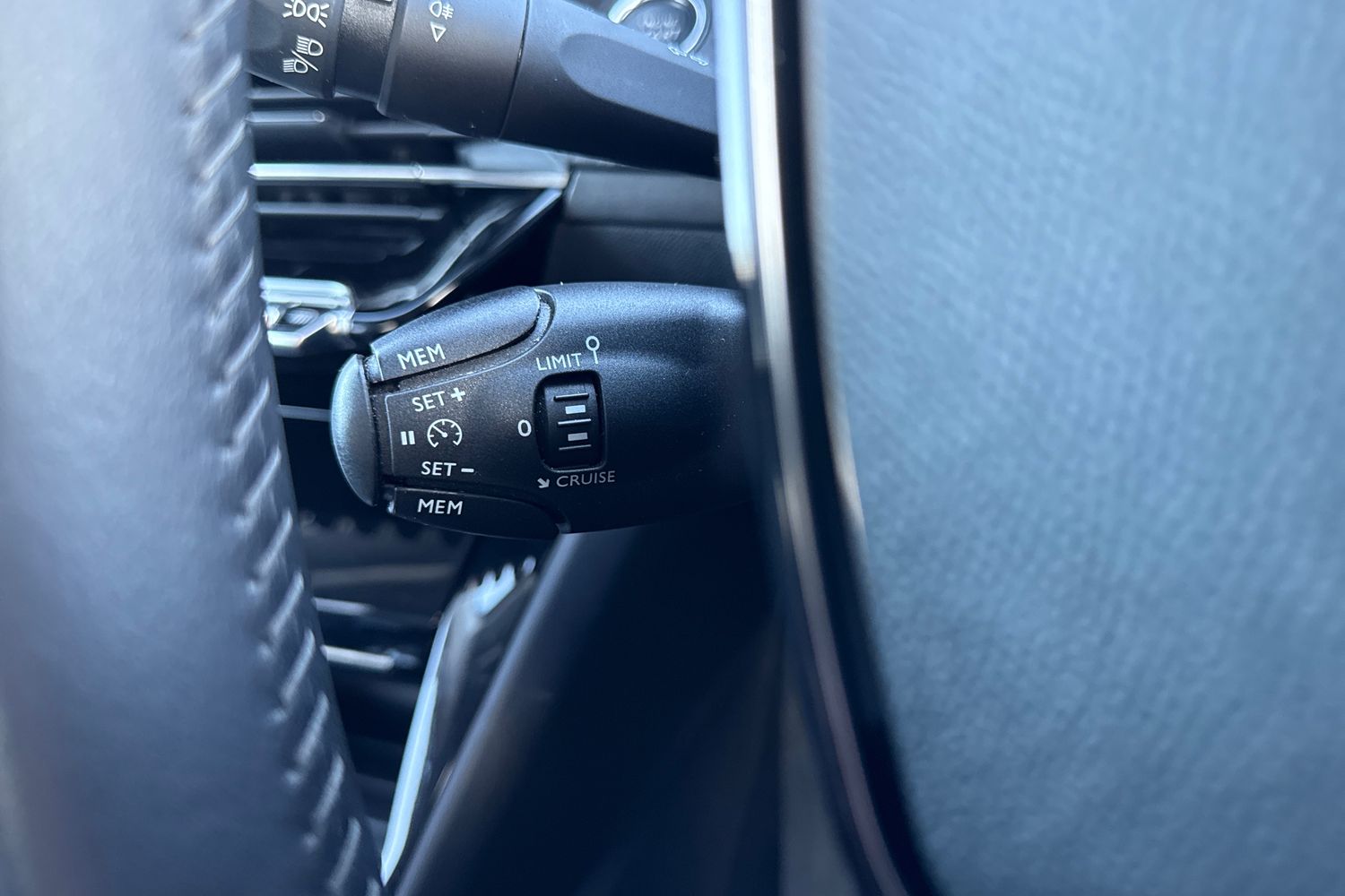 Used Peugeot E-208 2021 for sale - 76902611: Photo 41