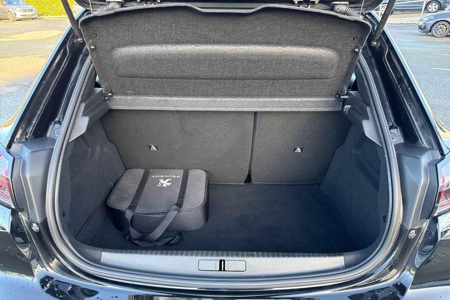 Used Peugeot E-208 2021 for sale - 76902611: Photo 6