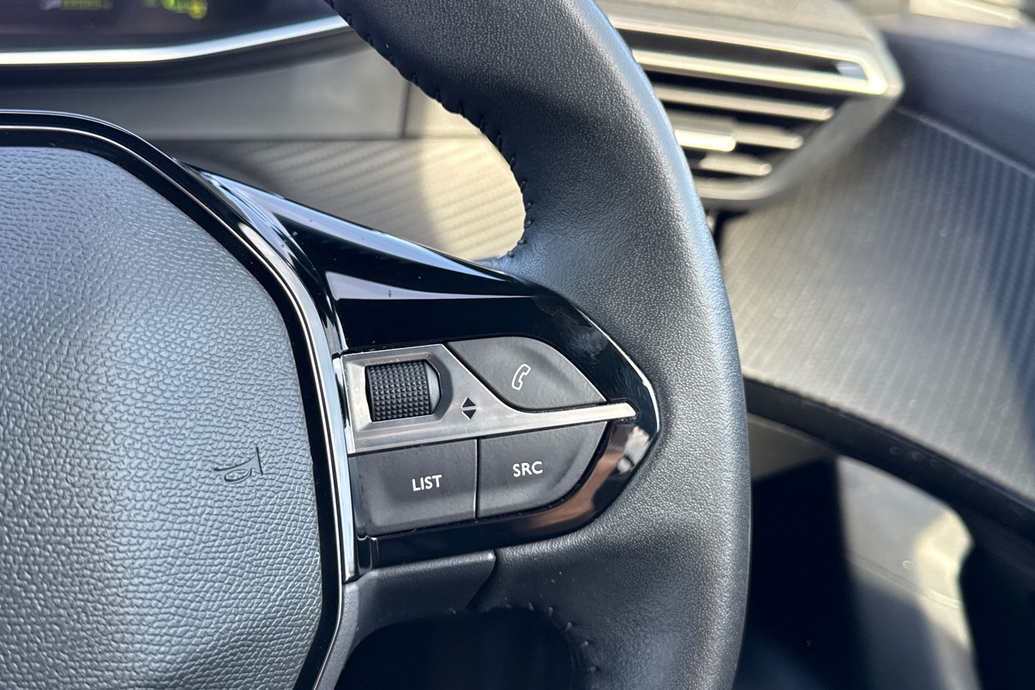 Used Peugeot 2008 2023 for sale - 77943899: Photo 38