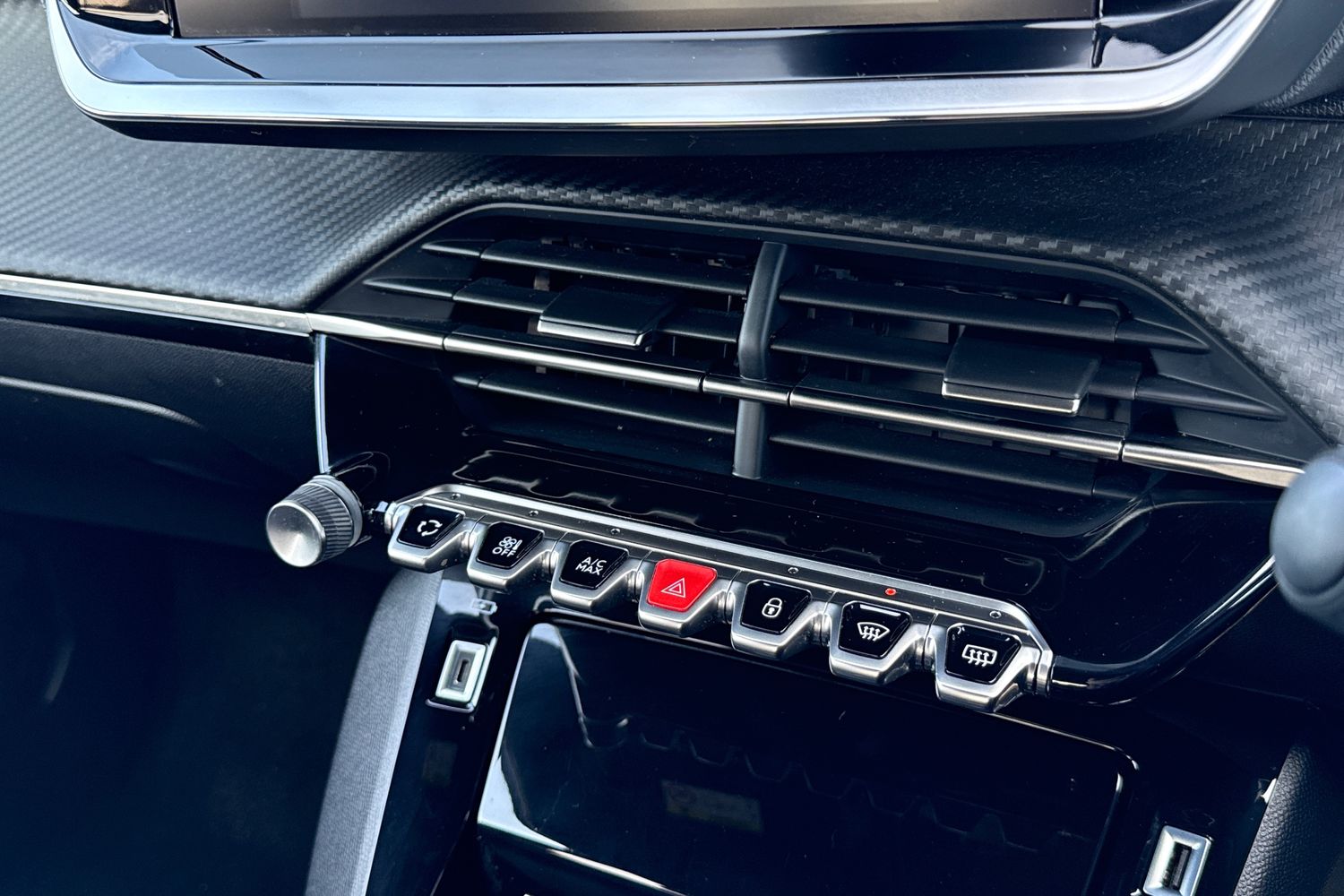 Used Peugeot 2008 2023 for sale - 77943899: Photo 54