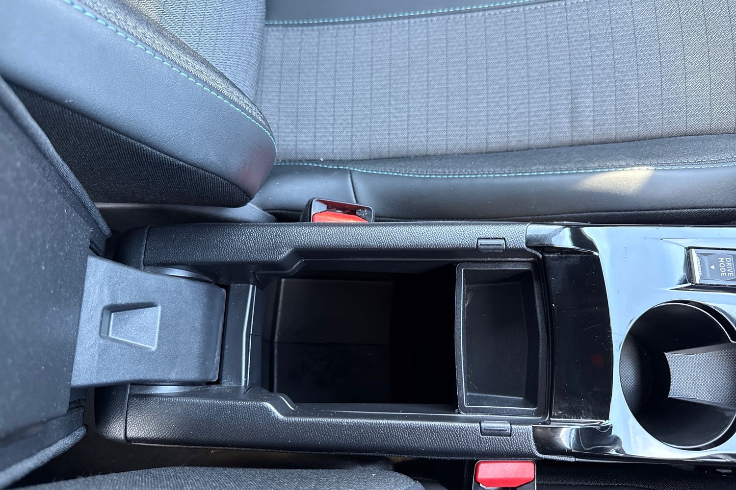 Used Peugeot 2008 2023 for sale - 77943899: Photo 60