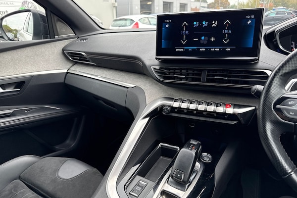 Used Peugeot 3008 2023 for sale - 76300389: Photo 44