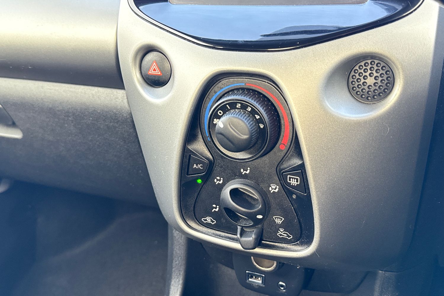 Used Peugeot 108 2016 for sale - 76495237: Photo 21