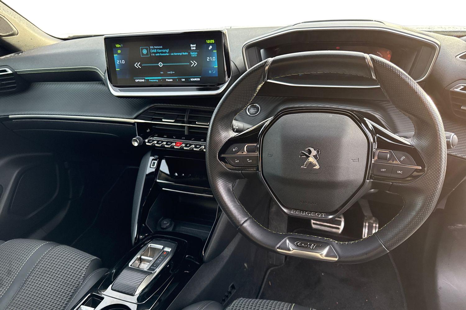 Used Peugeot E-2008 2022 for sale - 76923003: Photo 17